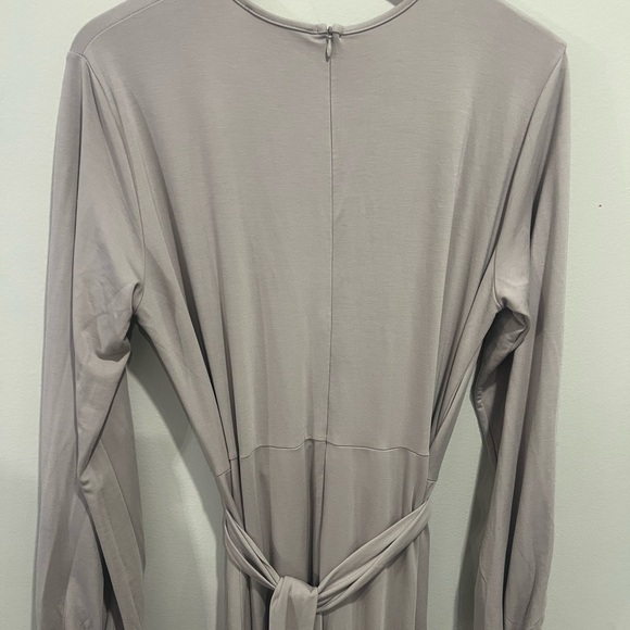 Gray Ruched Wrap Dress with Bishop Sleeves - Picture 3 of 9